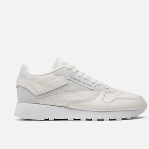 Reebok Women’s Classic Leather Running Sneaker GX6197 White